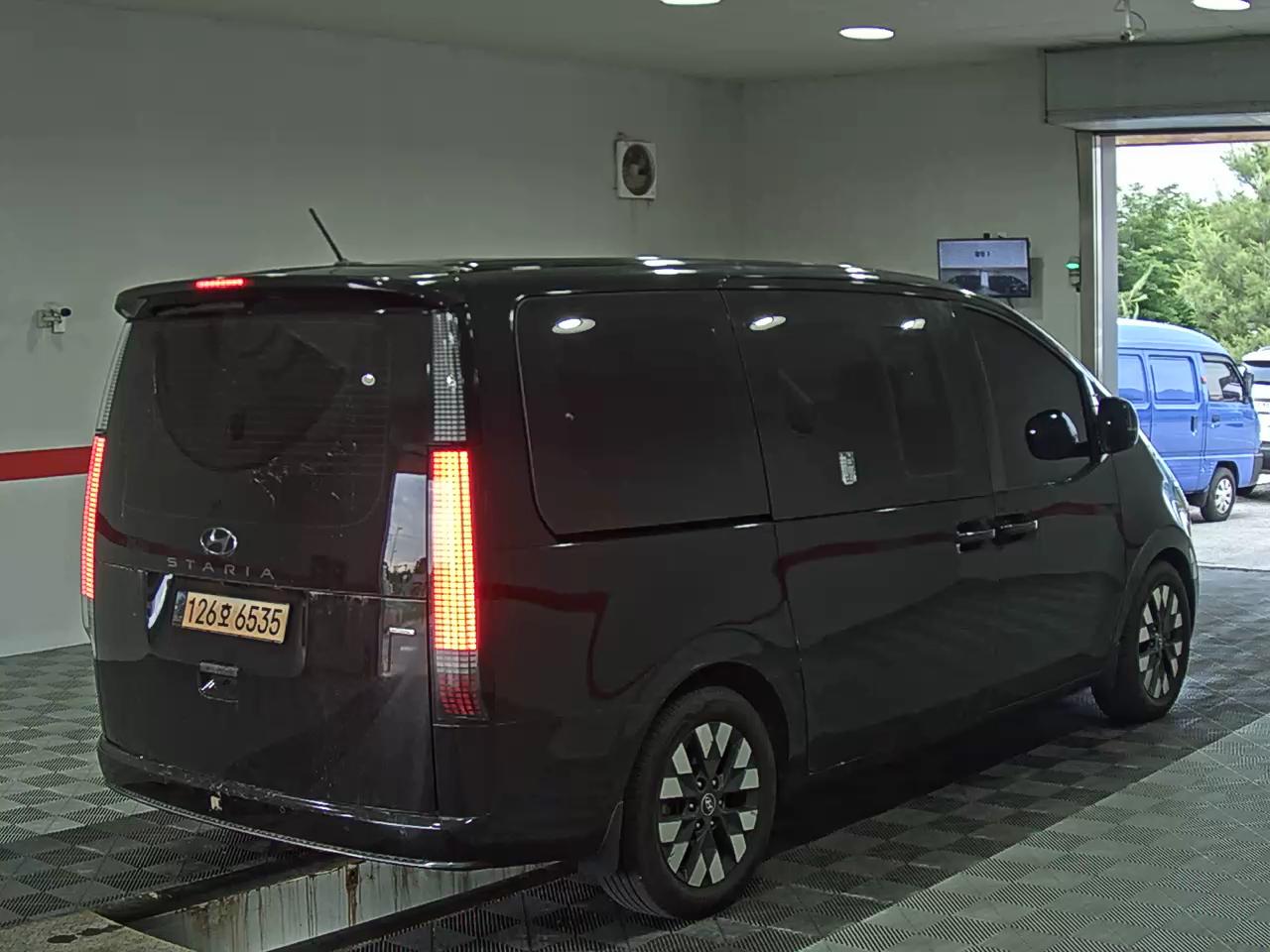 2022 - hyundai staria