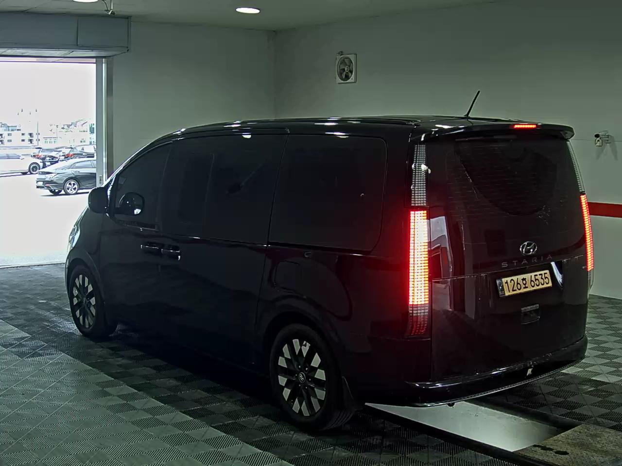 2022 - hyundai staria