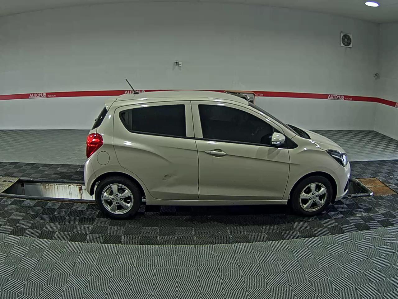 2016 - chevrolet spark