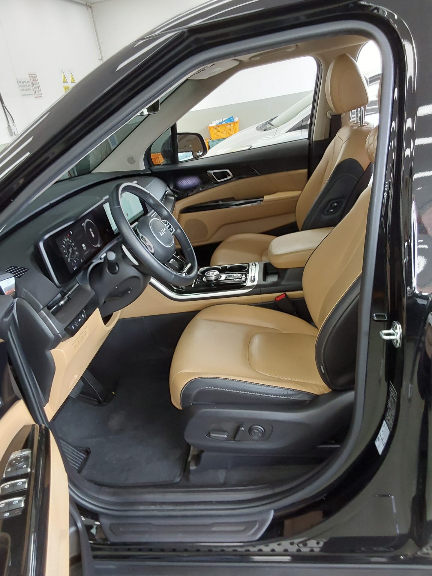 2022 - kia carnival