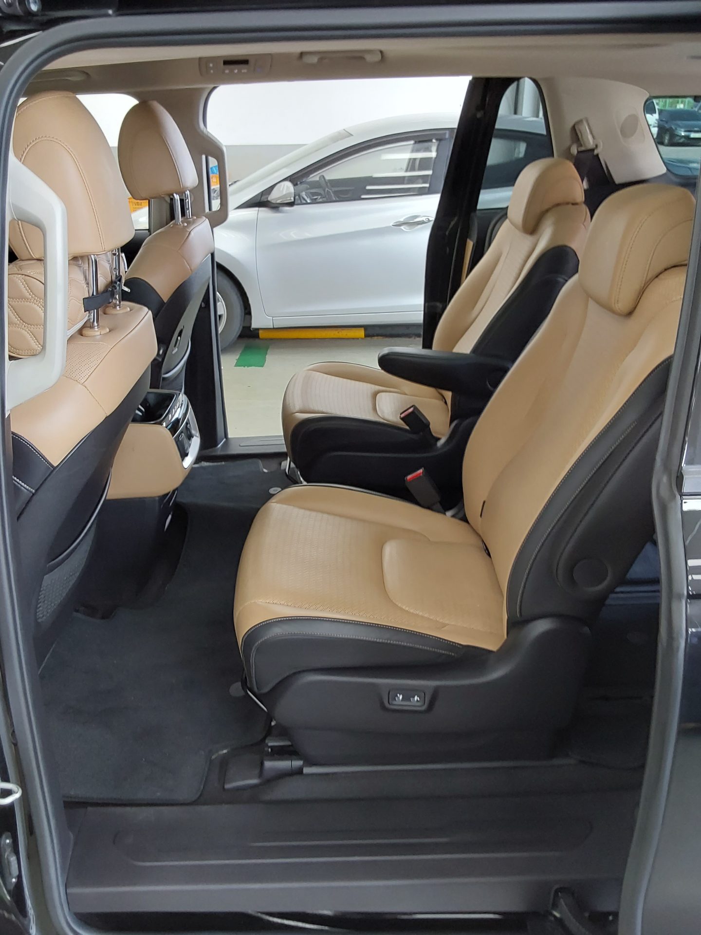 2022 - kia carnival
