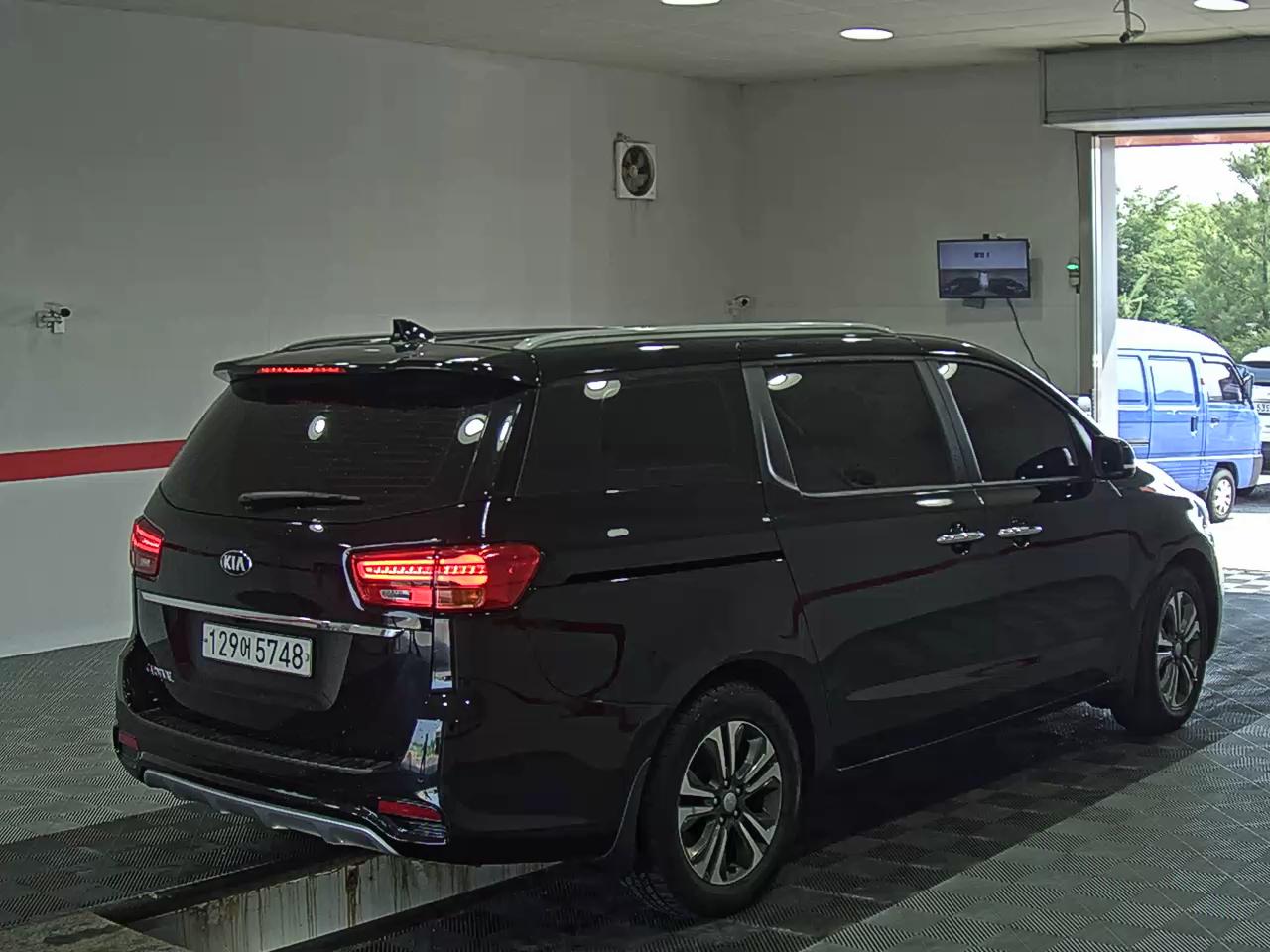 2020 - kia carnival