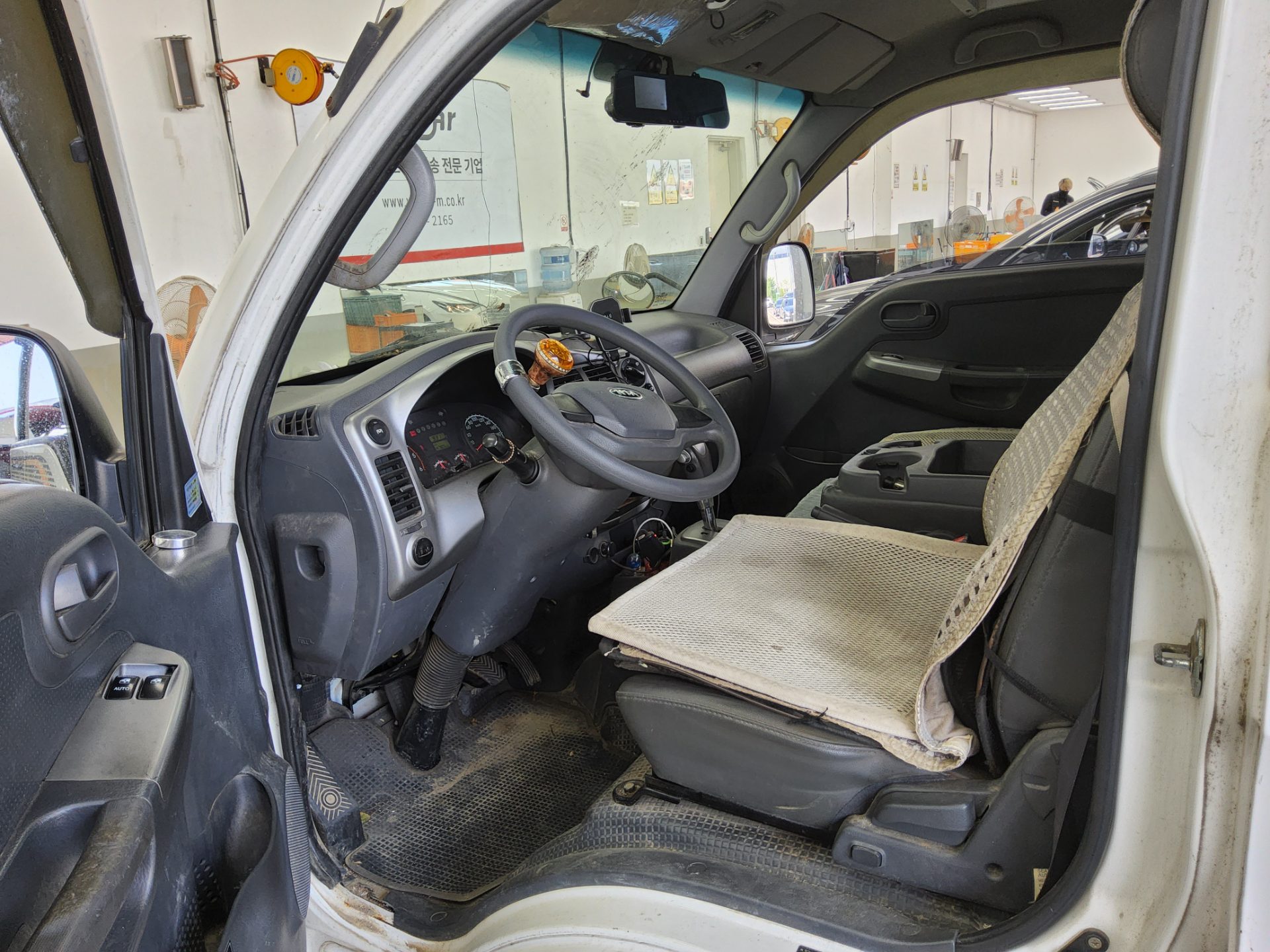 2012 - kia bongo