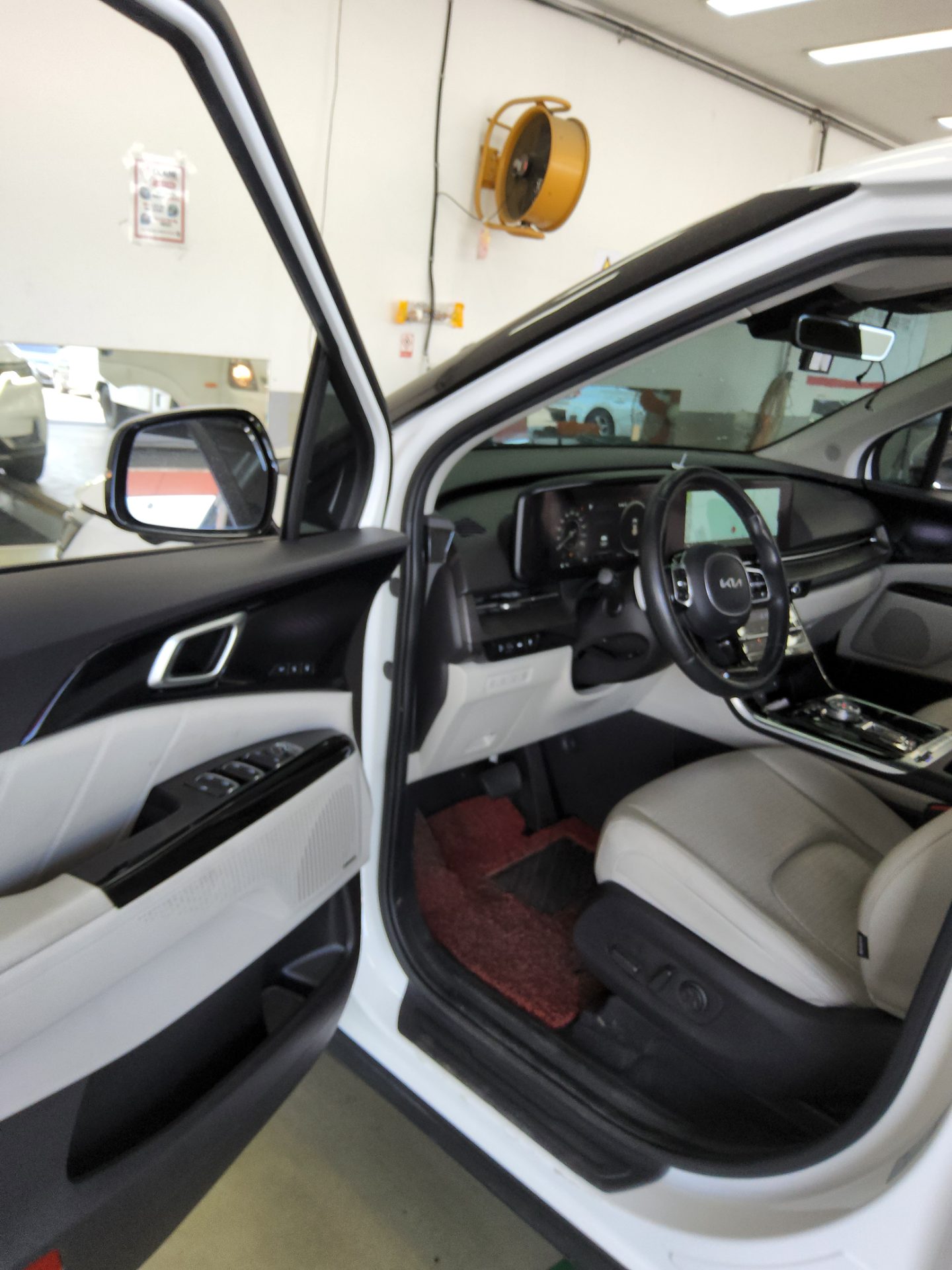 2022 - kia carnival
