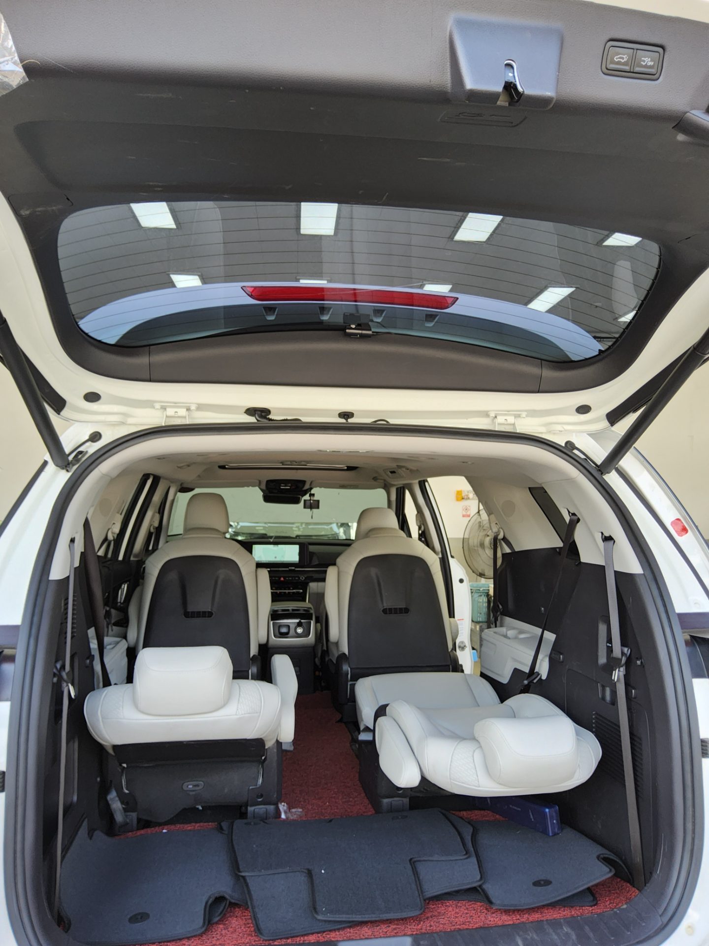 2022 - kia carnival