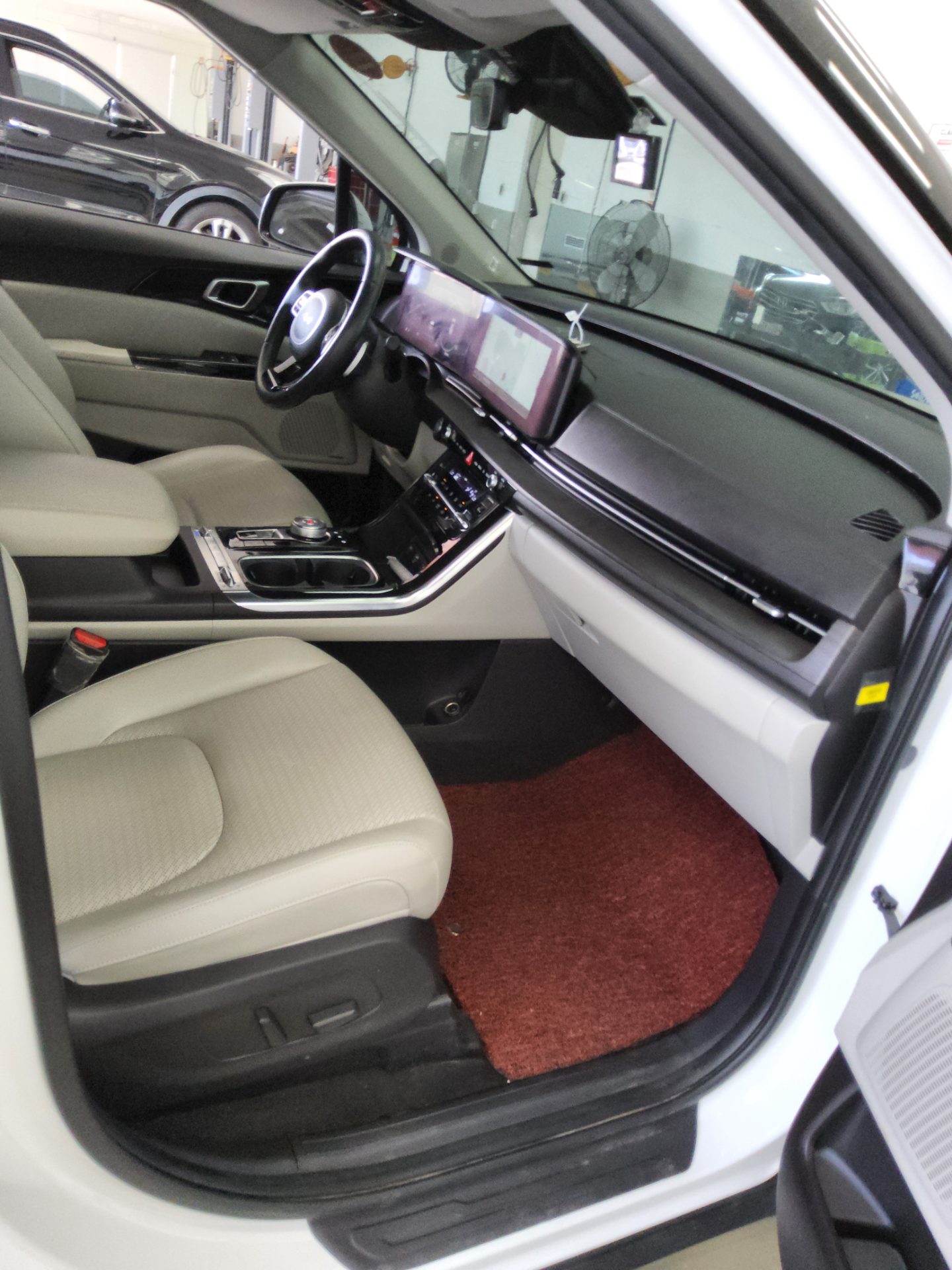 2022 - kia carnival