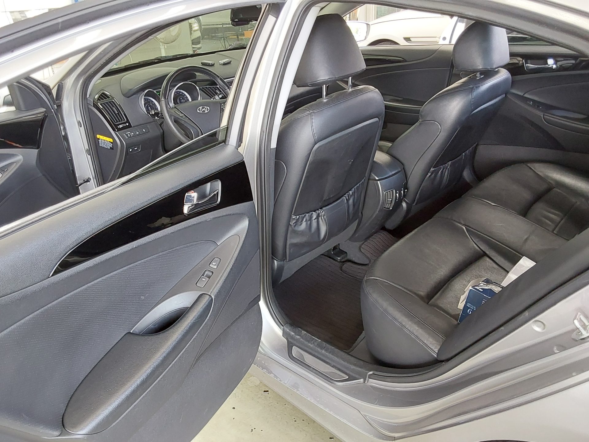 2011 - hyundai sonata