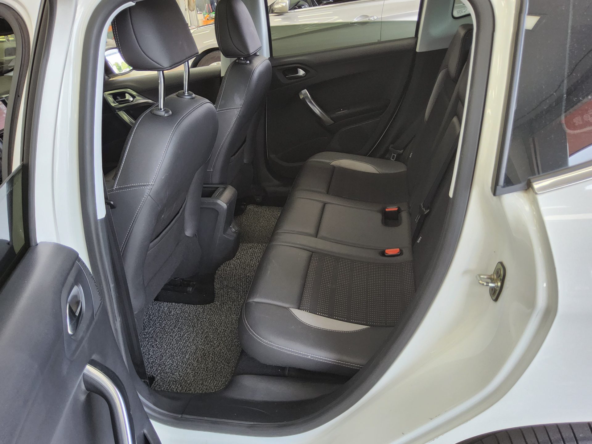 2015 - peugeot 2008