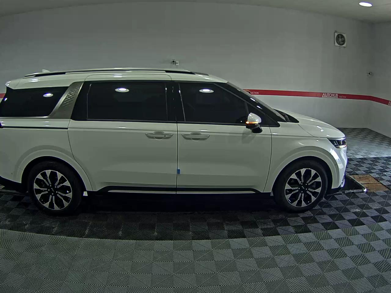 2022 - kia carnival