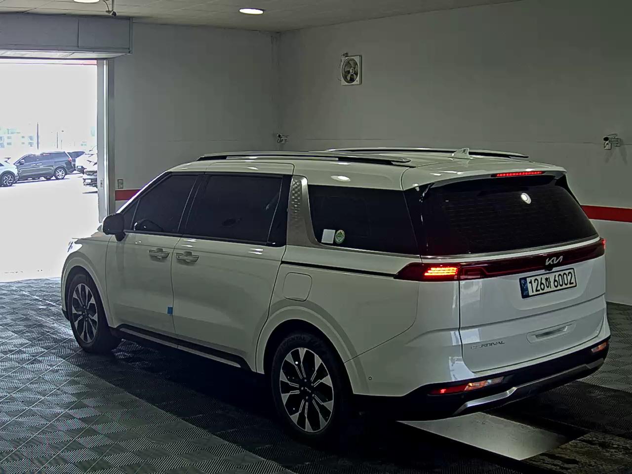2022 - kia carnival
