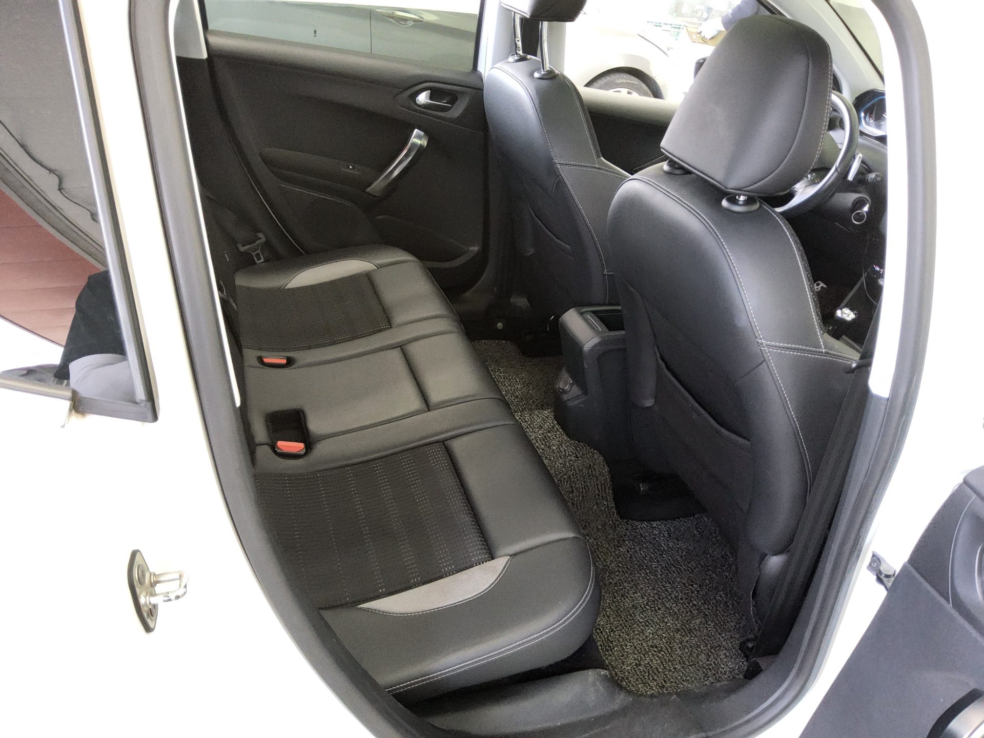 2015 - peugeot 2008