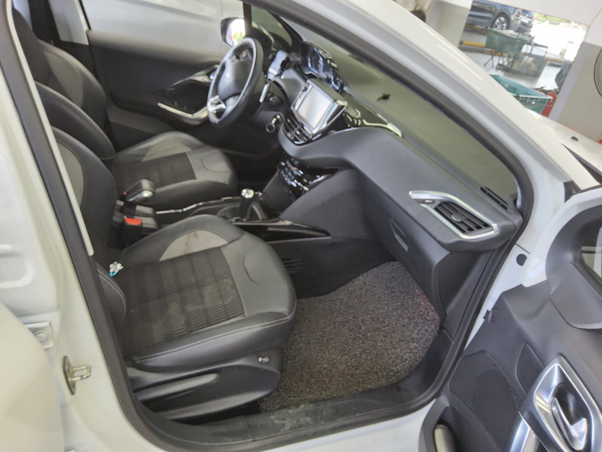 2015 - peugeot 2008