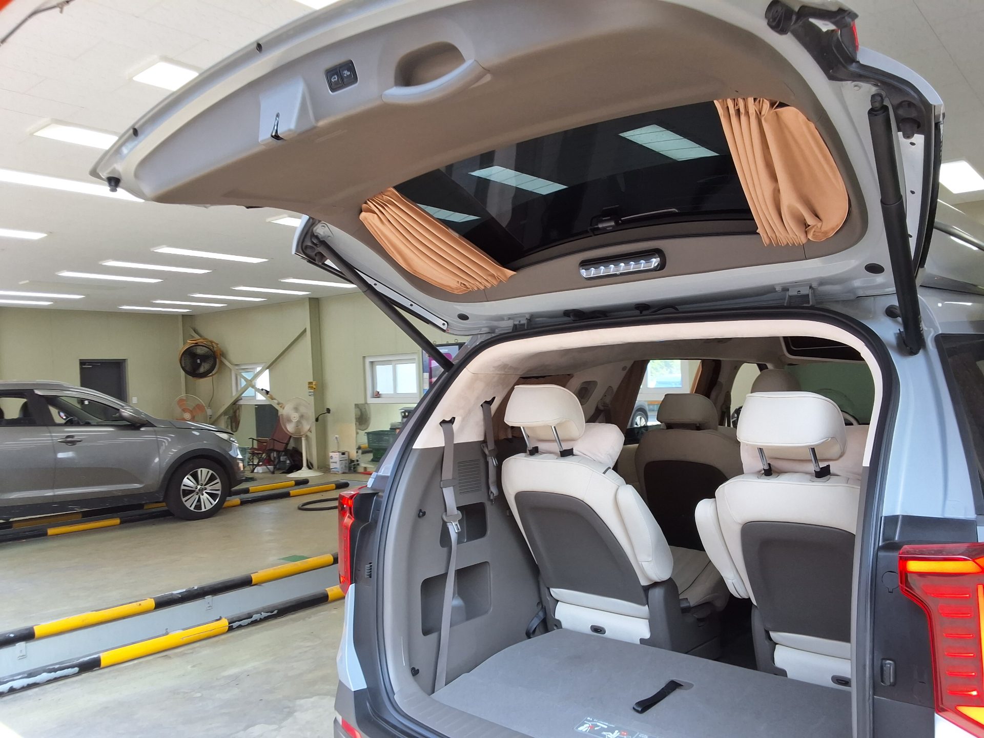 2025 - kia carnival