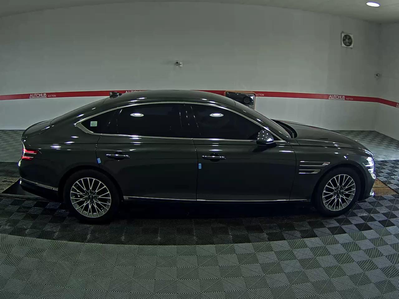 2022 - genesis g80