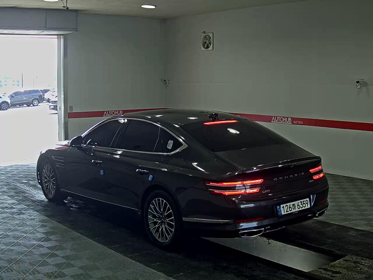 2022 - genesis g80