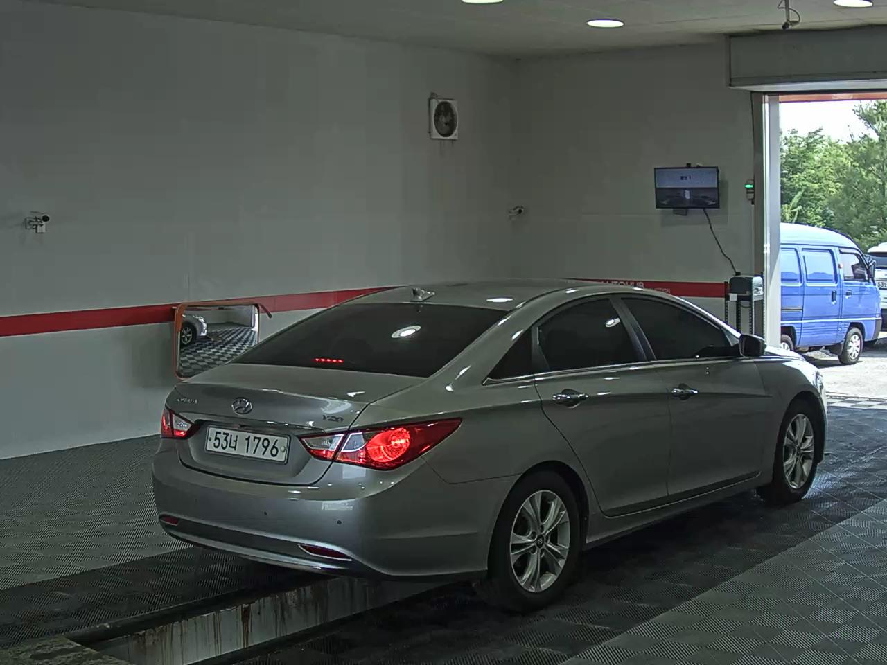2011 - hyundai sonata