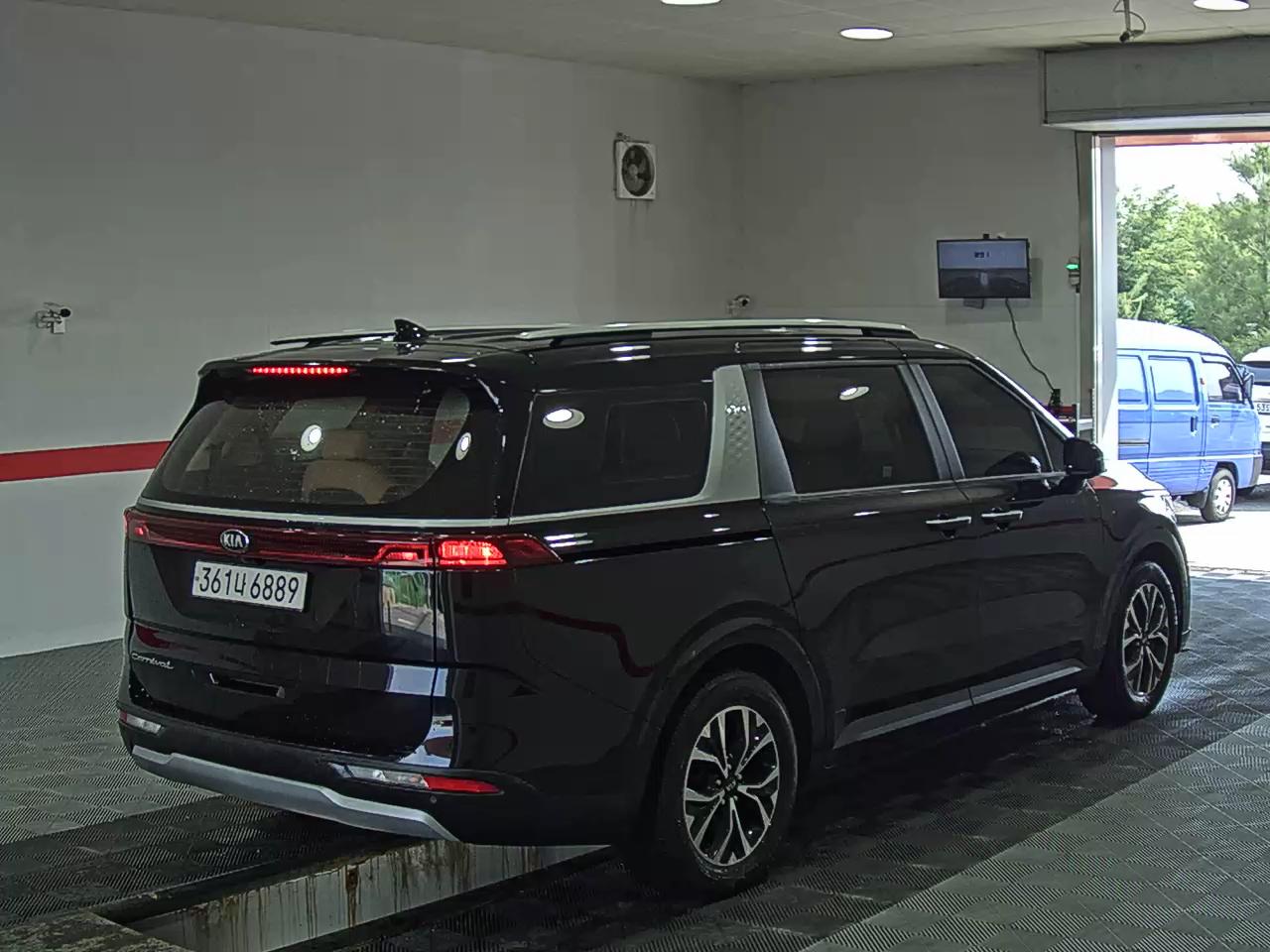 2021 - kia carnival