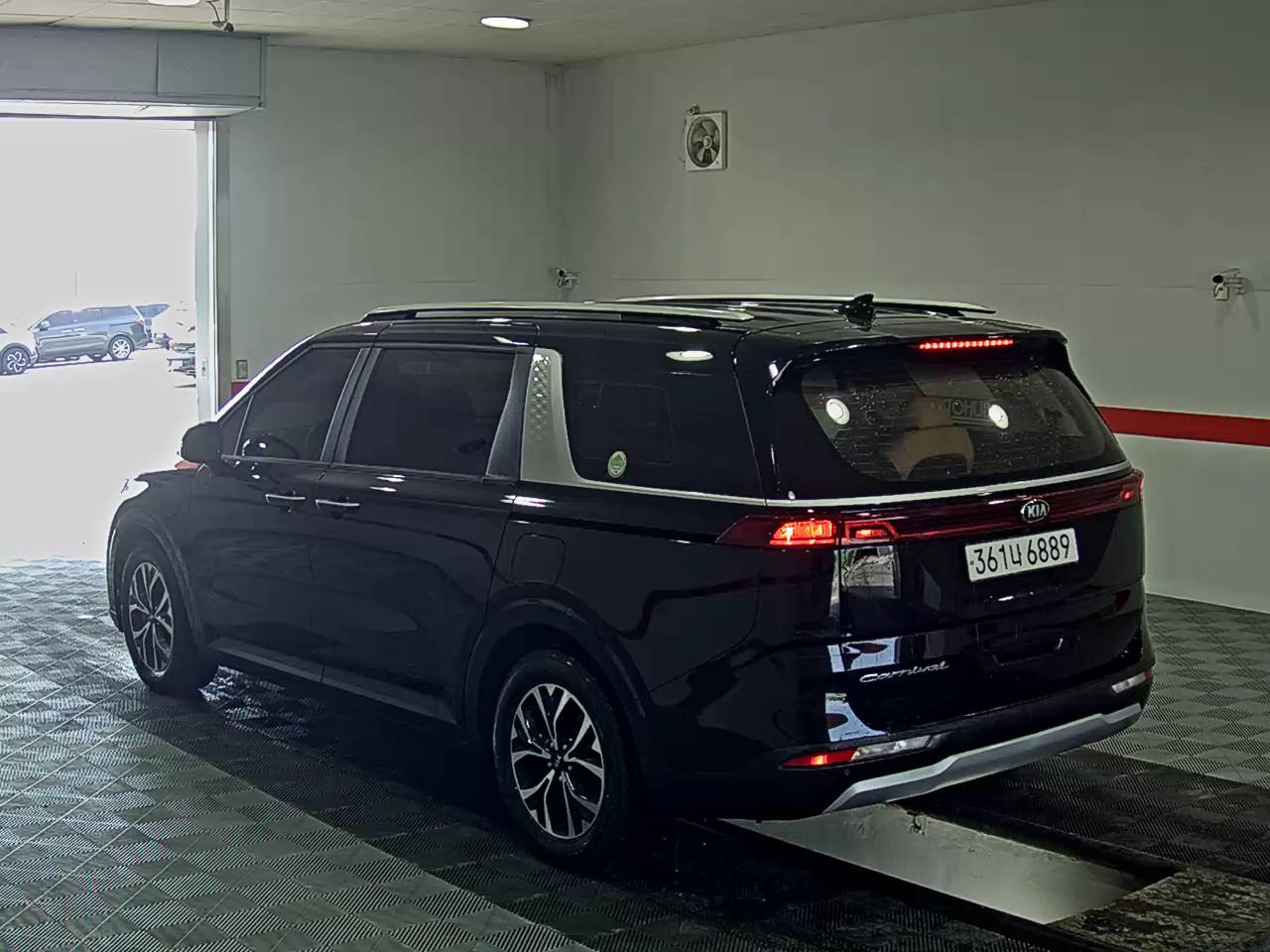 2021 - kia carnival