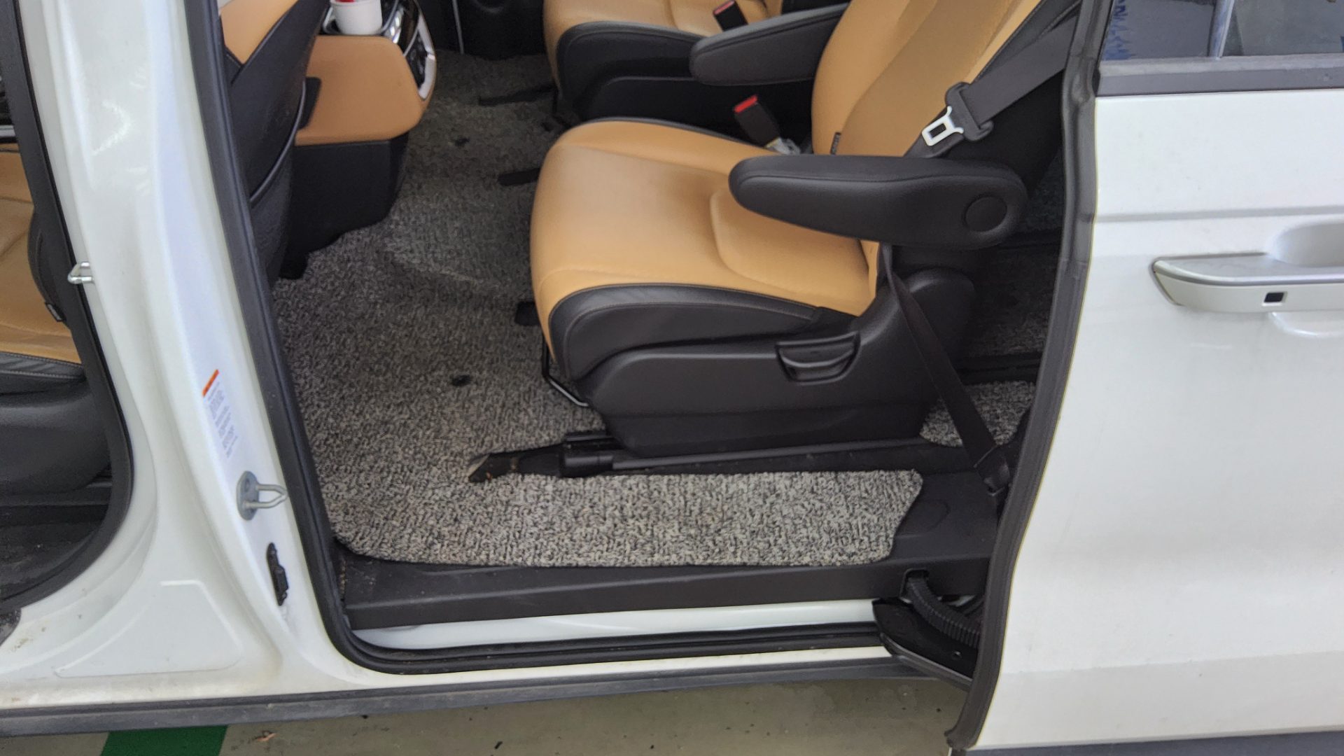 2021 - kia carnival