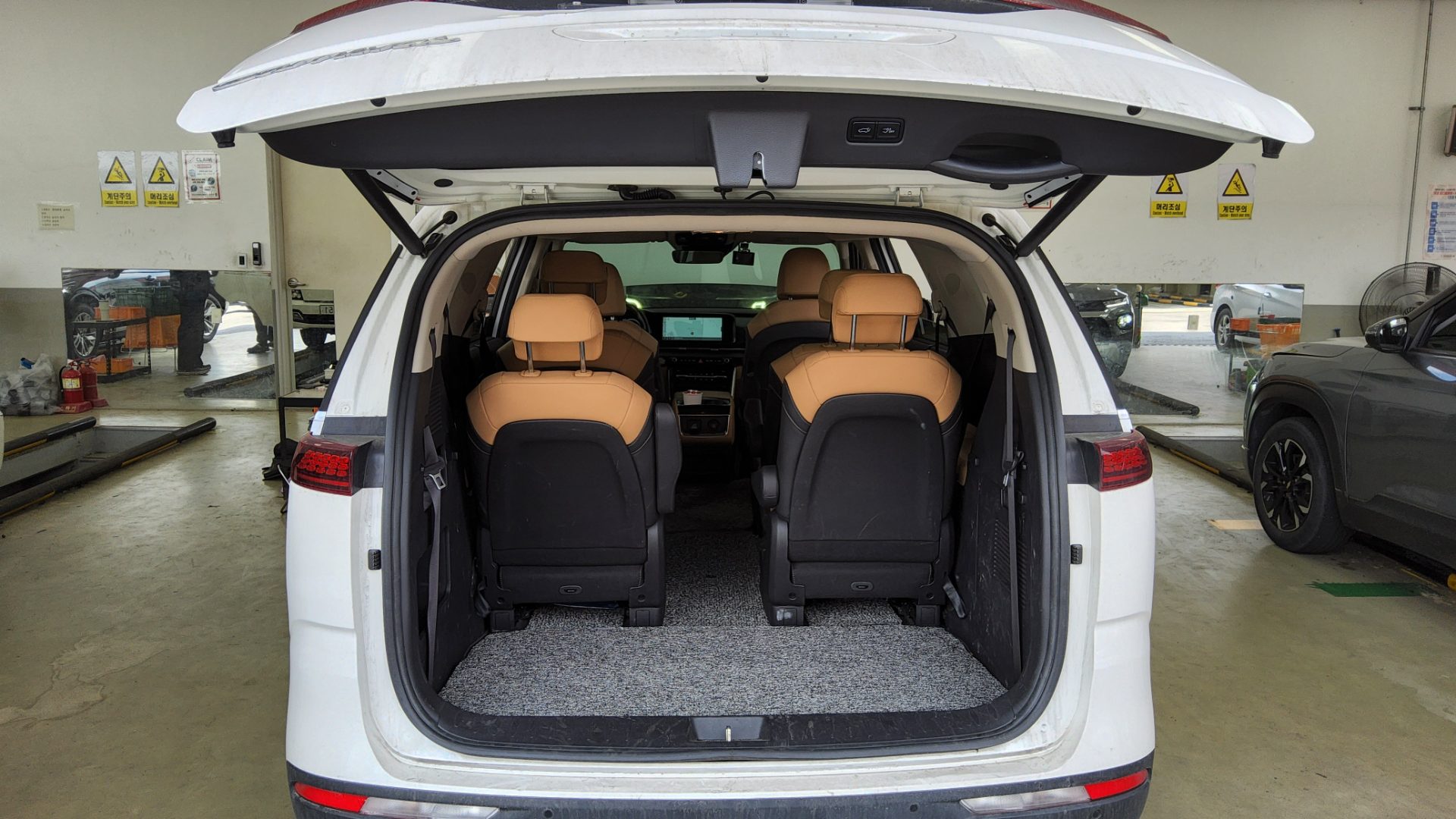 2021 - kia carnival