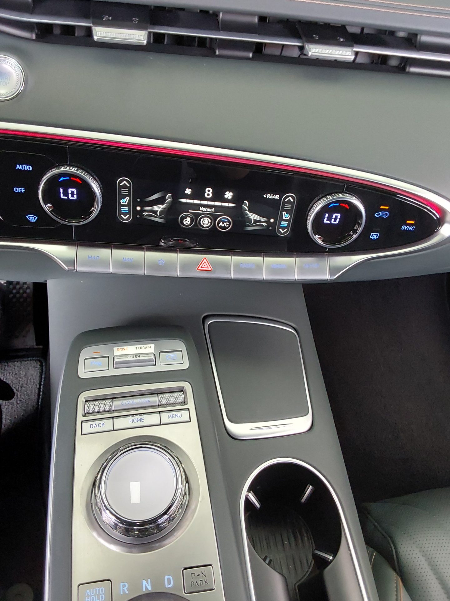 2022 - genesis gv70
