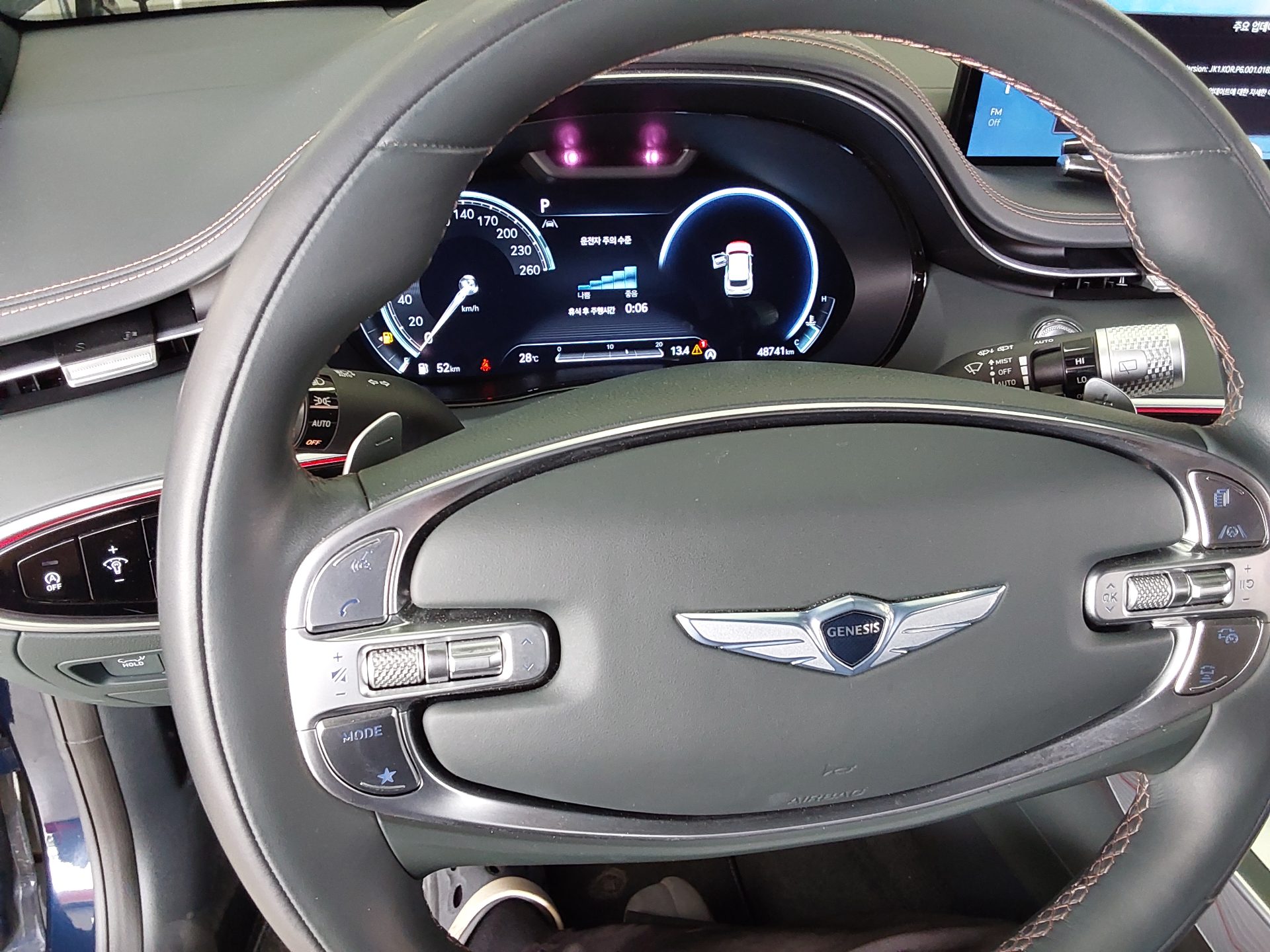 2022 - genesis gv70