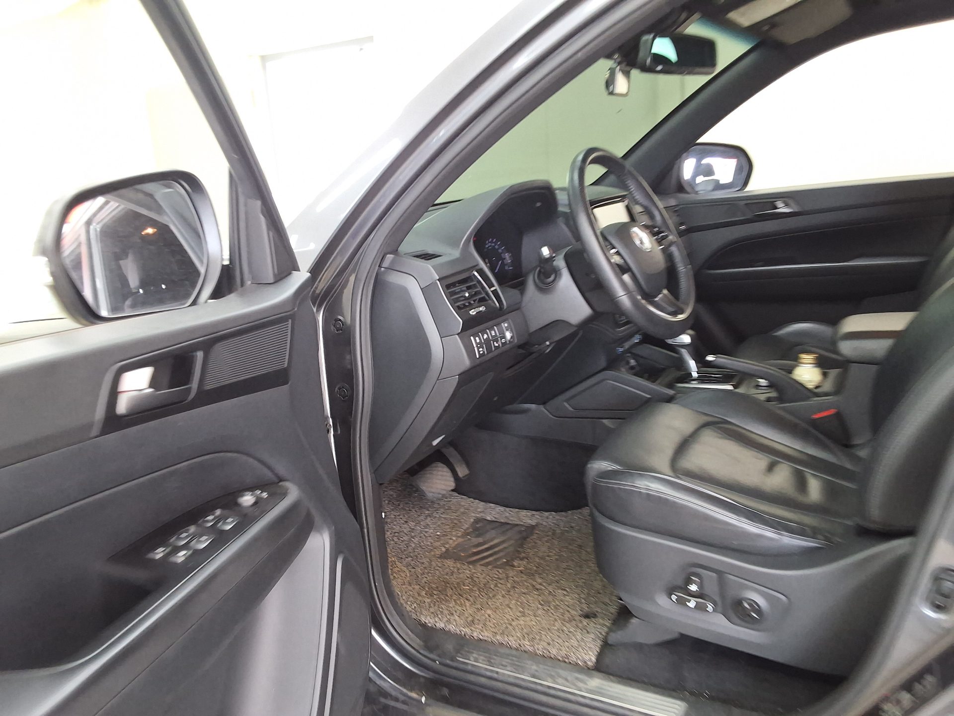 2020 - ssangyong rexton