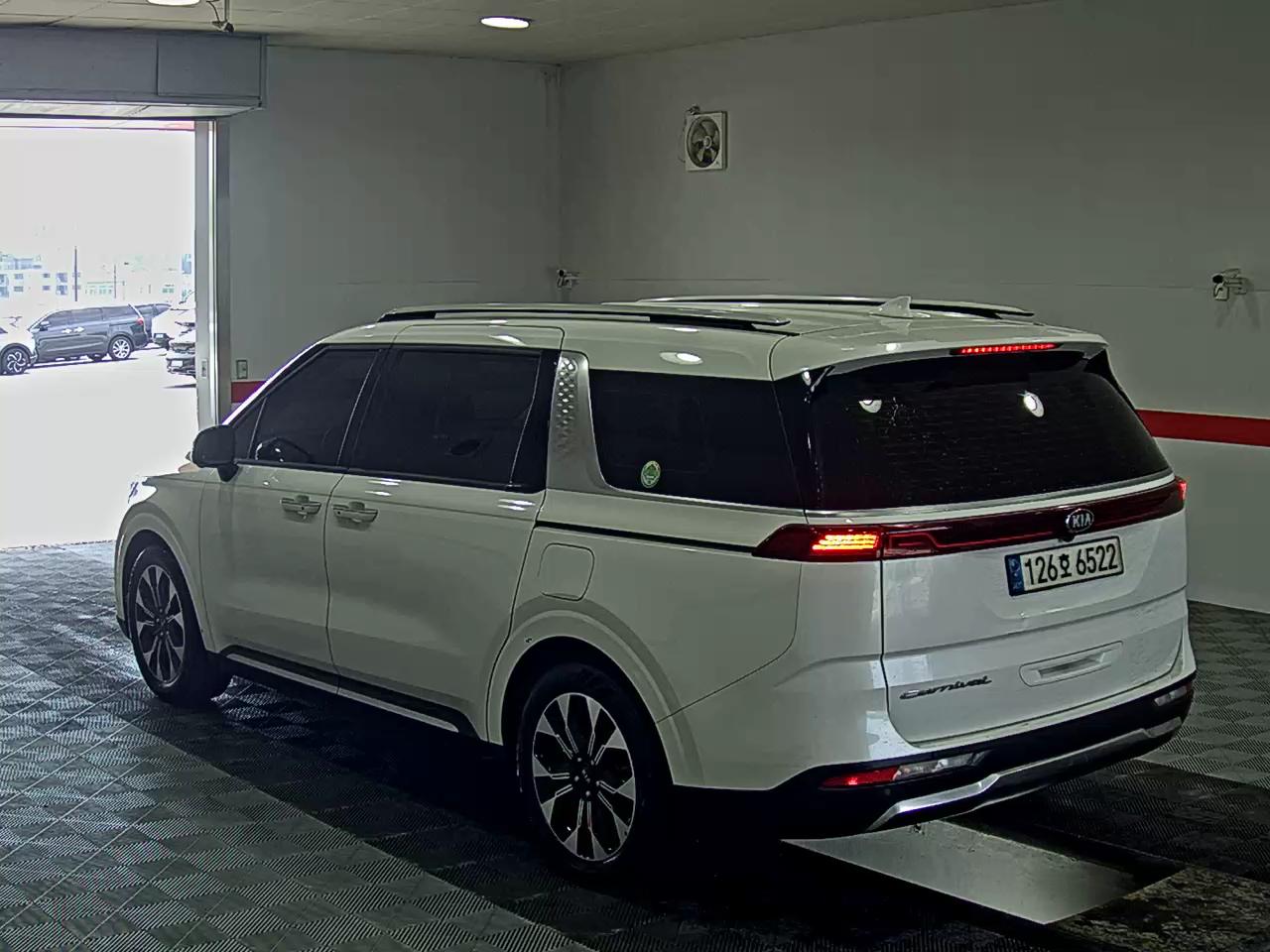 2021 - kia carnival