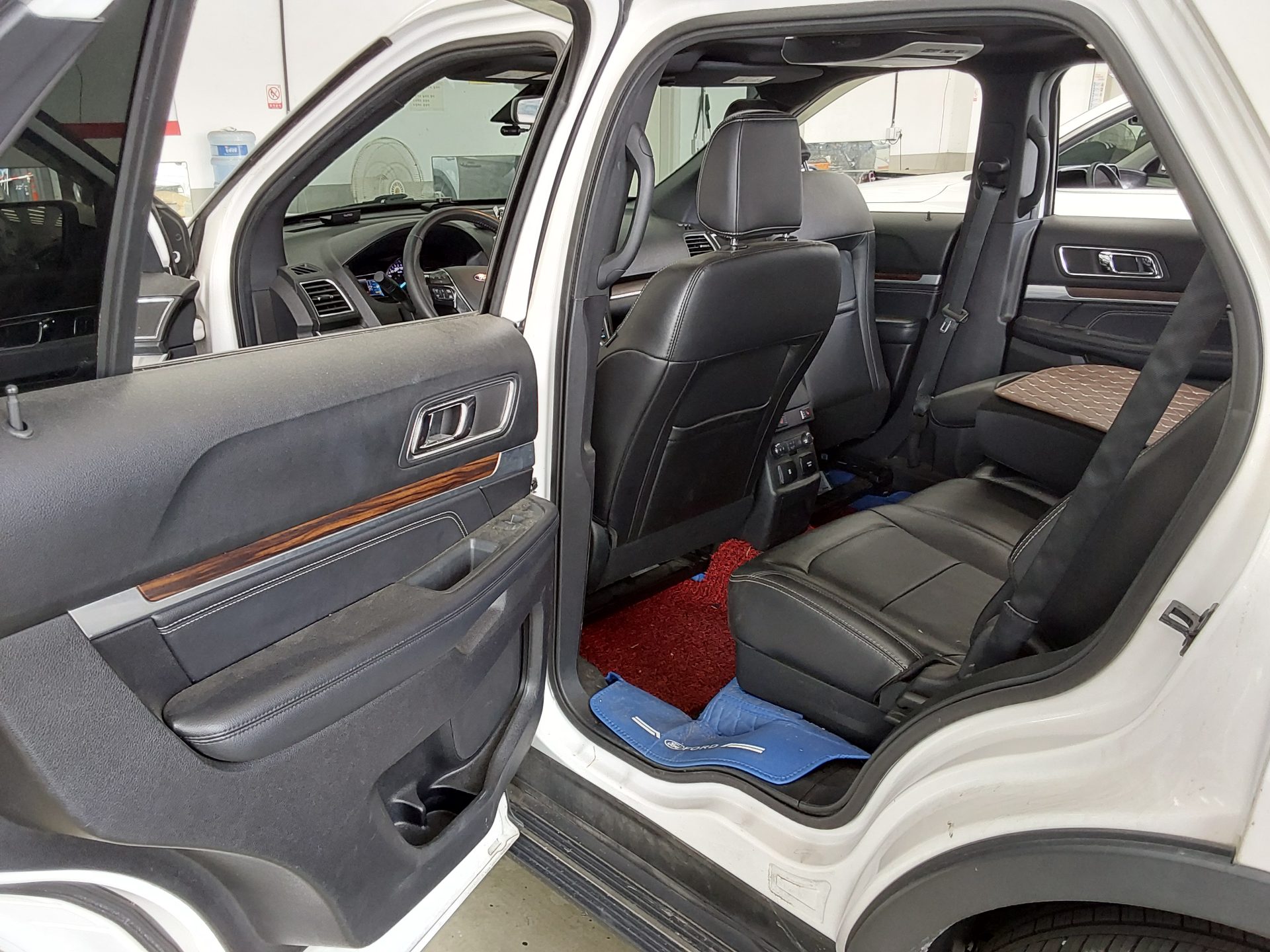 2018 - ford explorer