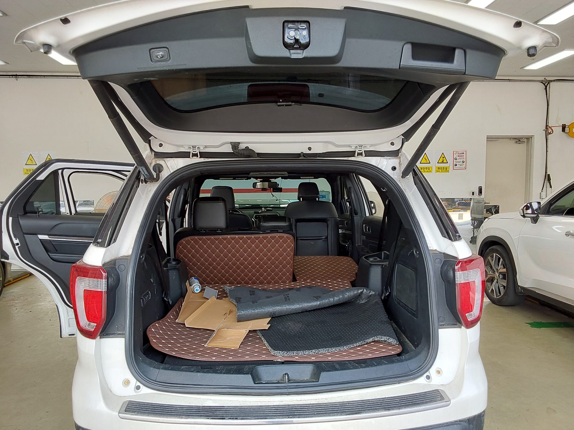 2018 - ford explorer