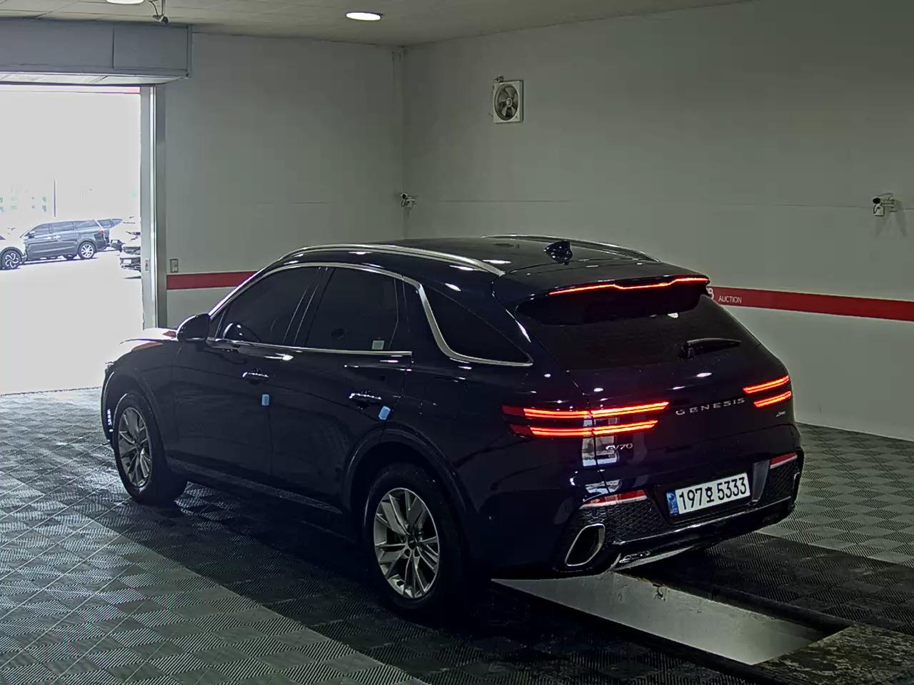 2022 - genesis gv70