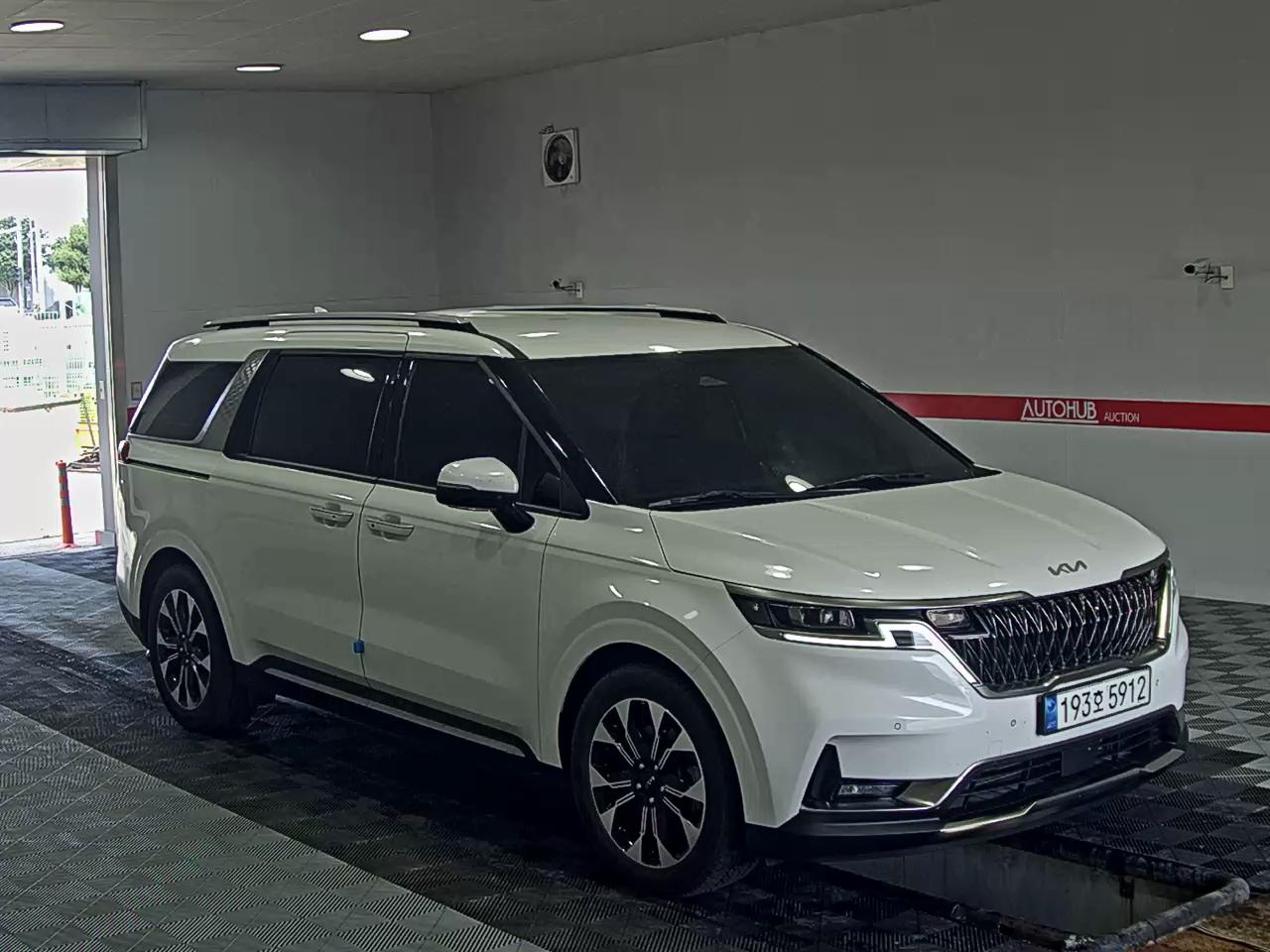 2023 - kia carnival