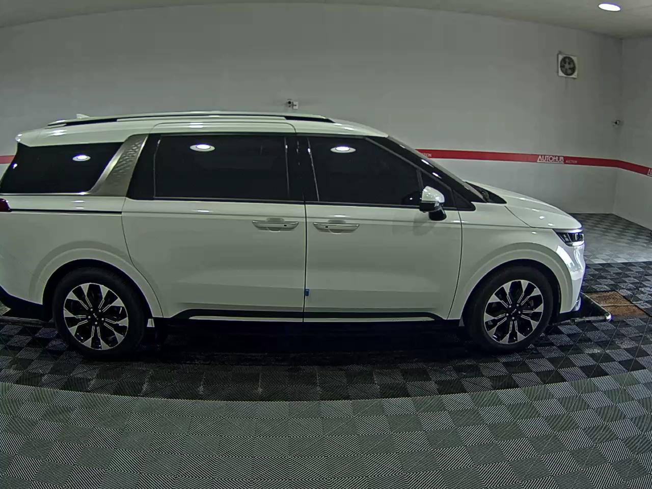 2023 - kia carnival