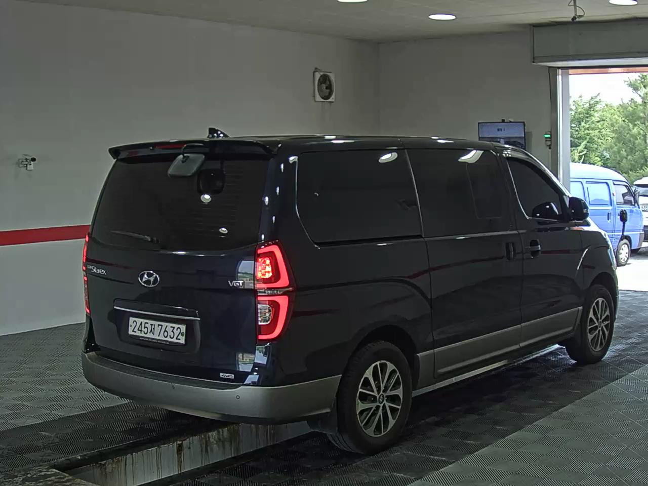 2020 - hyundai grand starex