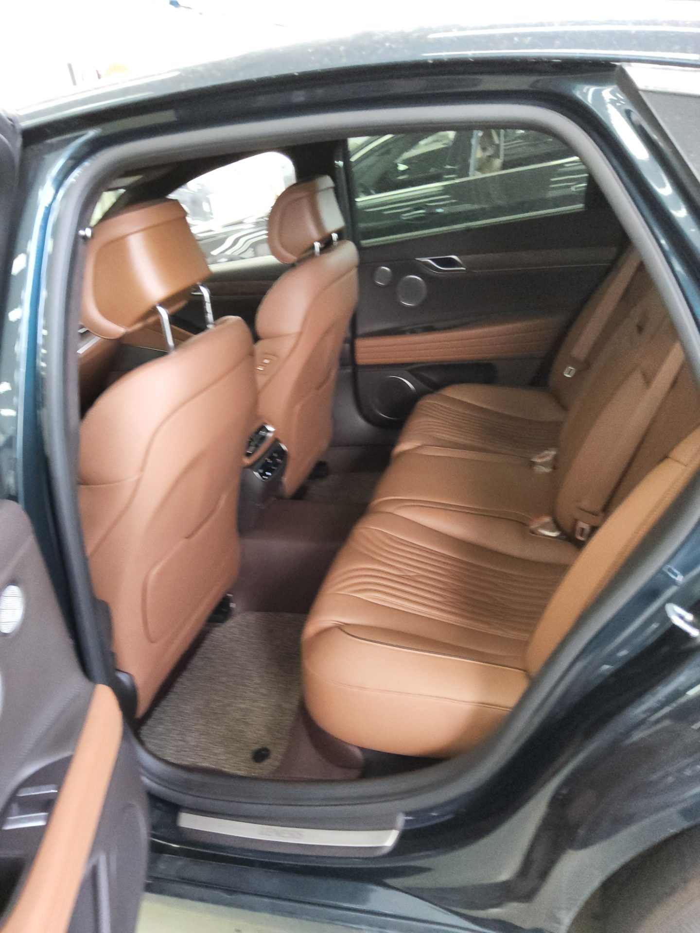 2023 - genesis g80