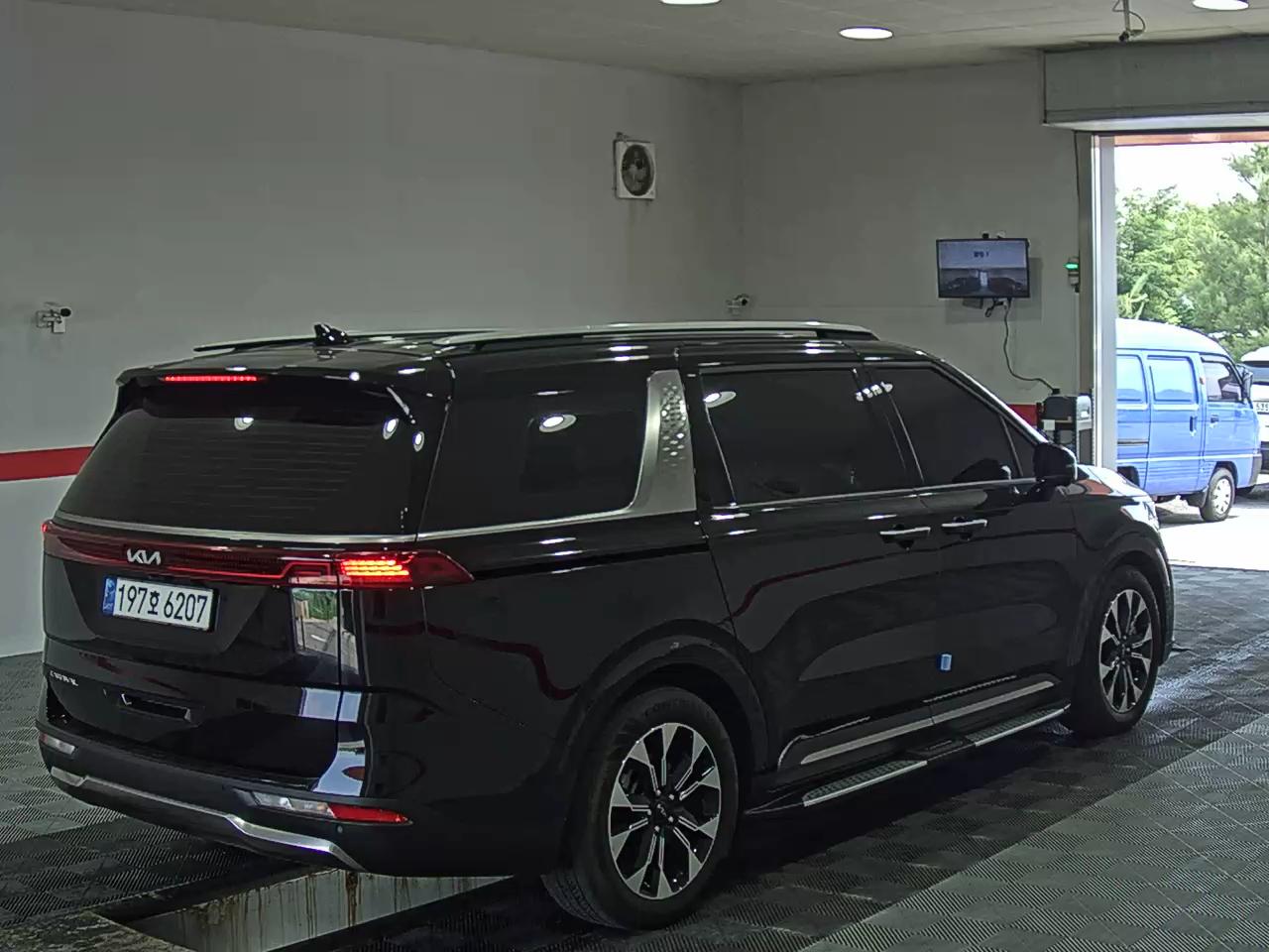 2022 - kia carnival