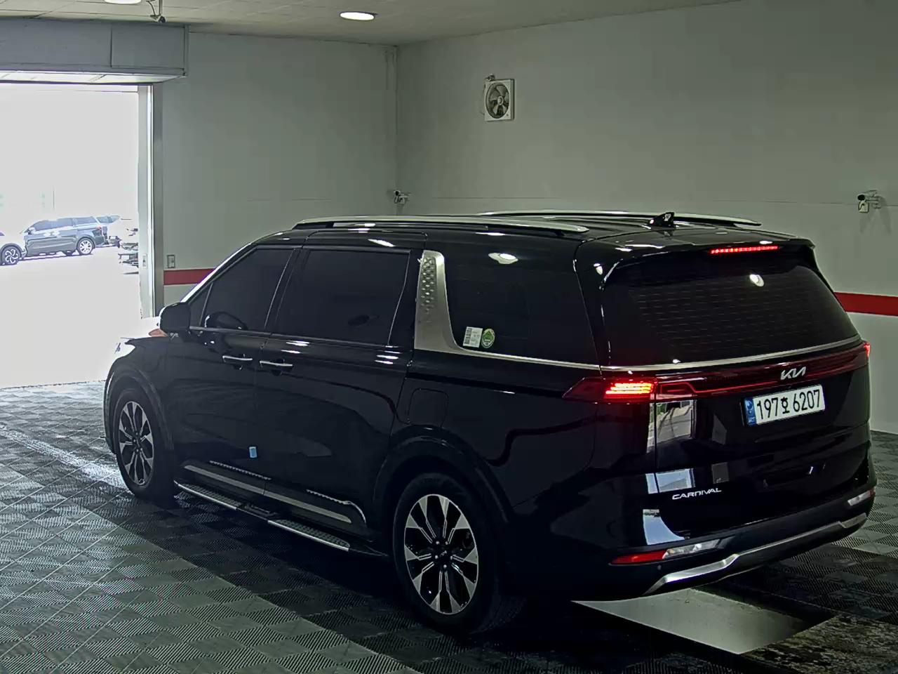 2022 - kia carnival
