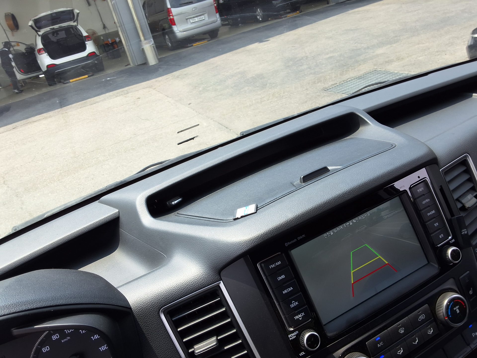 2017 - hyundai solati