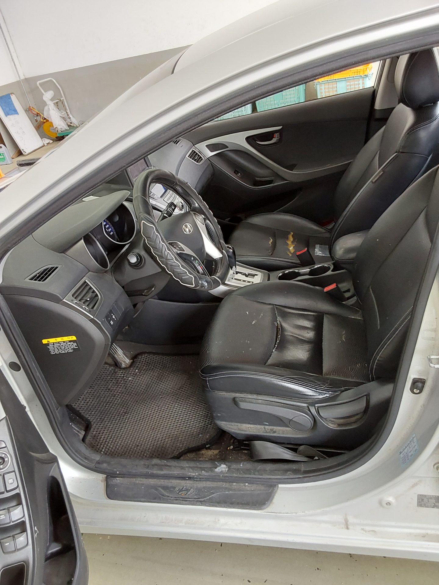 2011 - hyundai avante