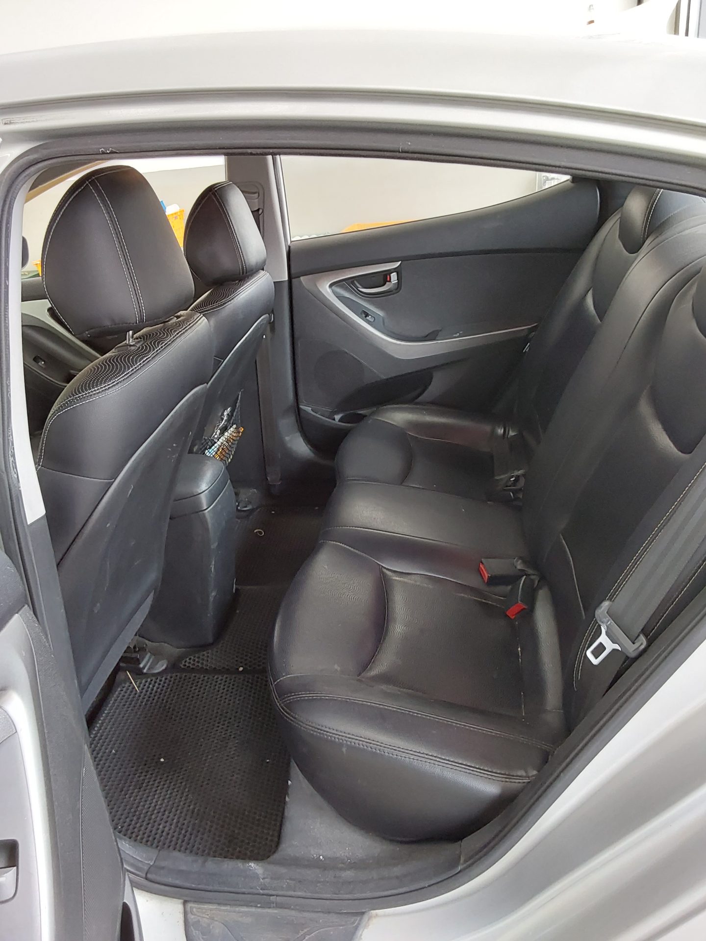 2011 - hyundai avante