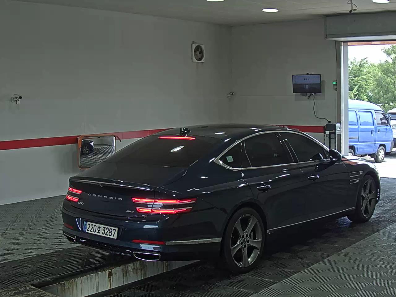 2023 - genesis g80