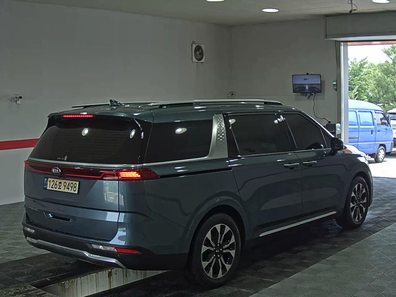 2021 - kia carnival
