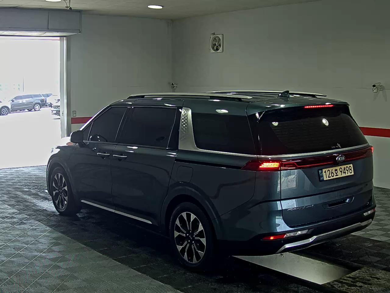 2021 - kia carnival
