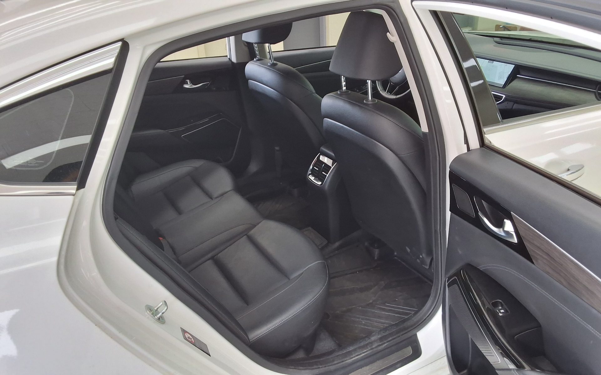 2020 - kia k7