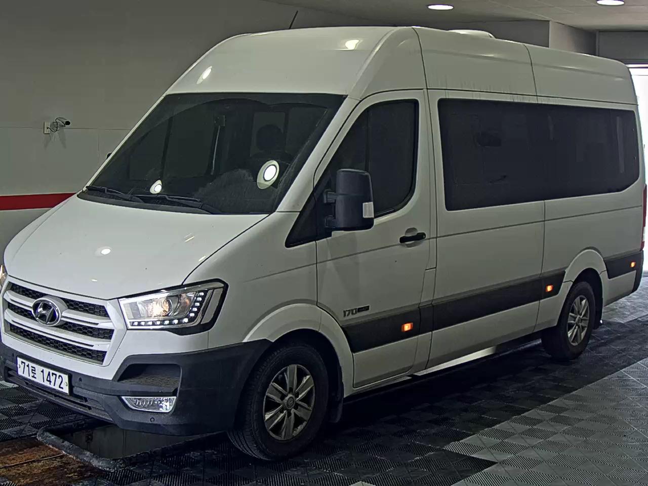 2017 - hyundai solati
