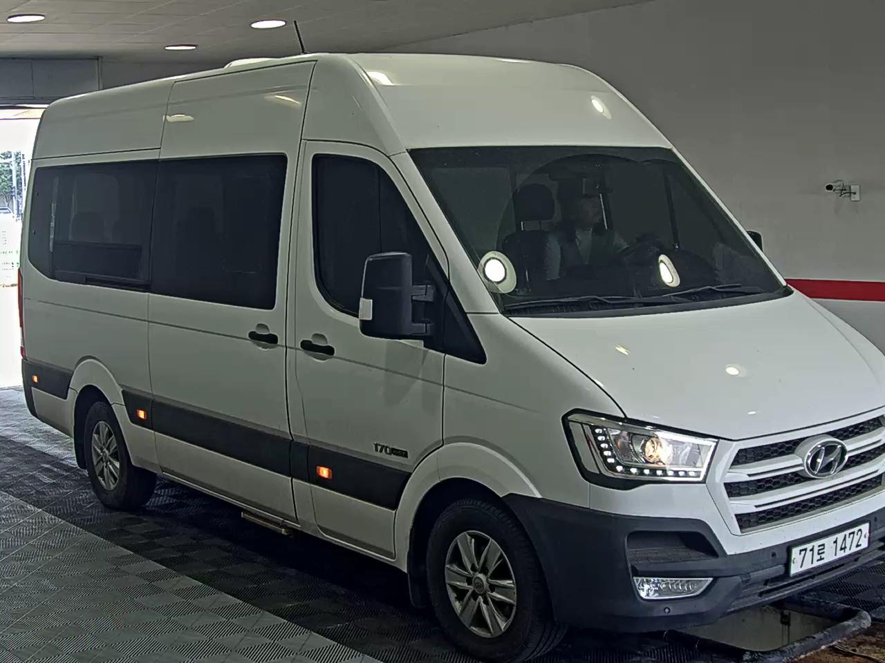 2017 - hyundai solati