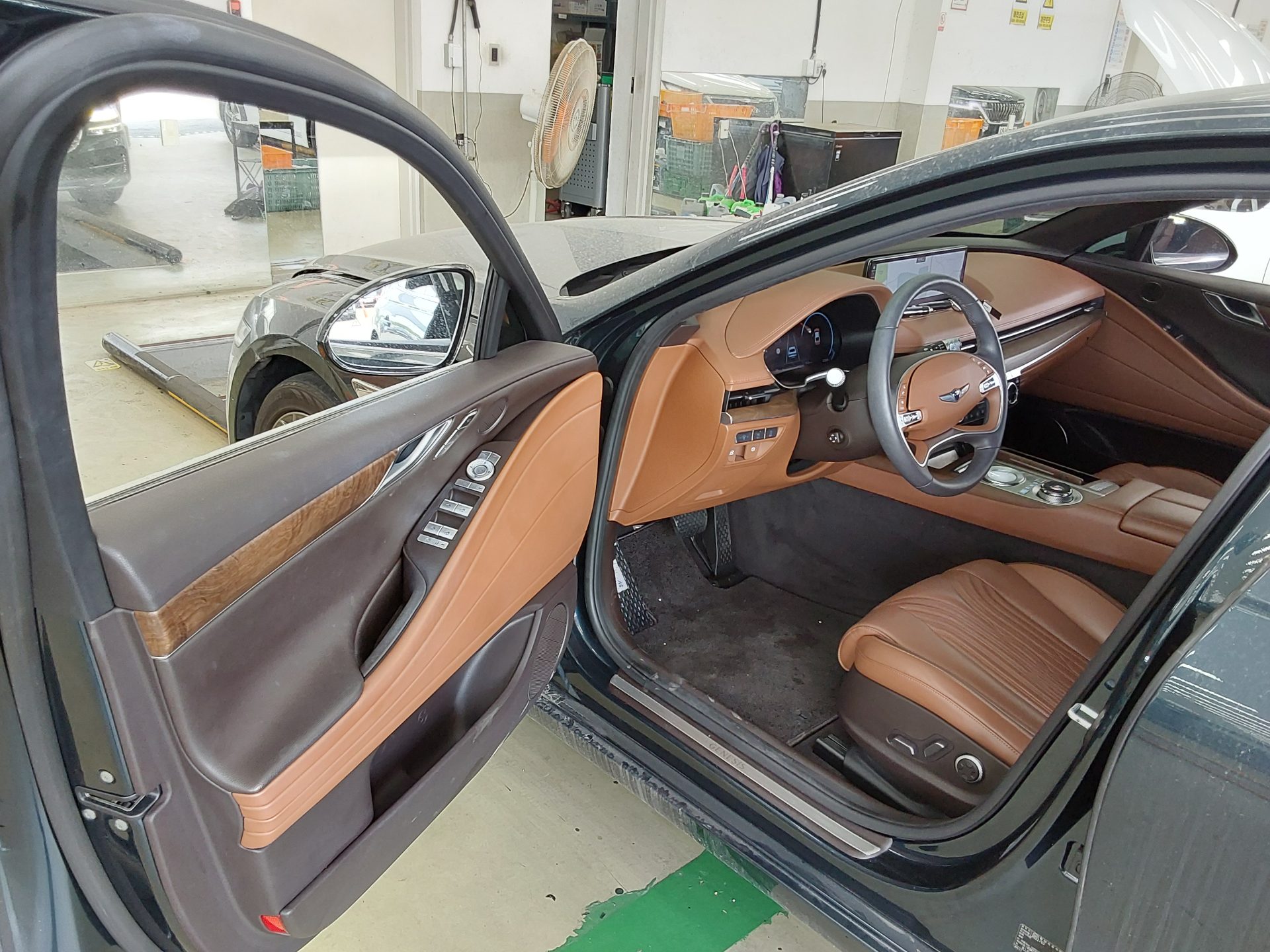 2022 - genesis g80