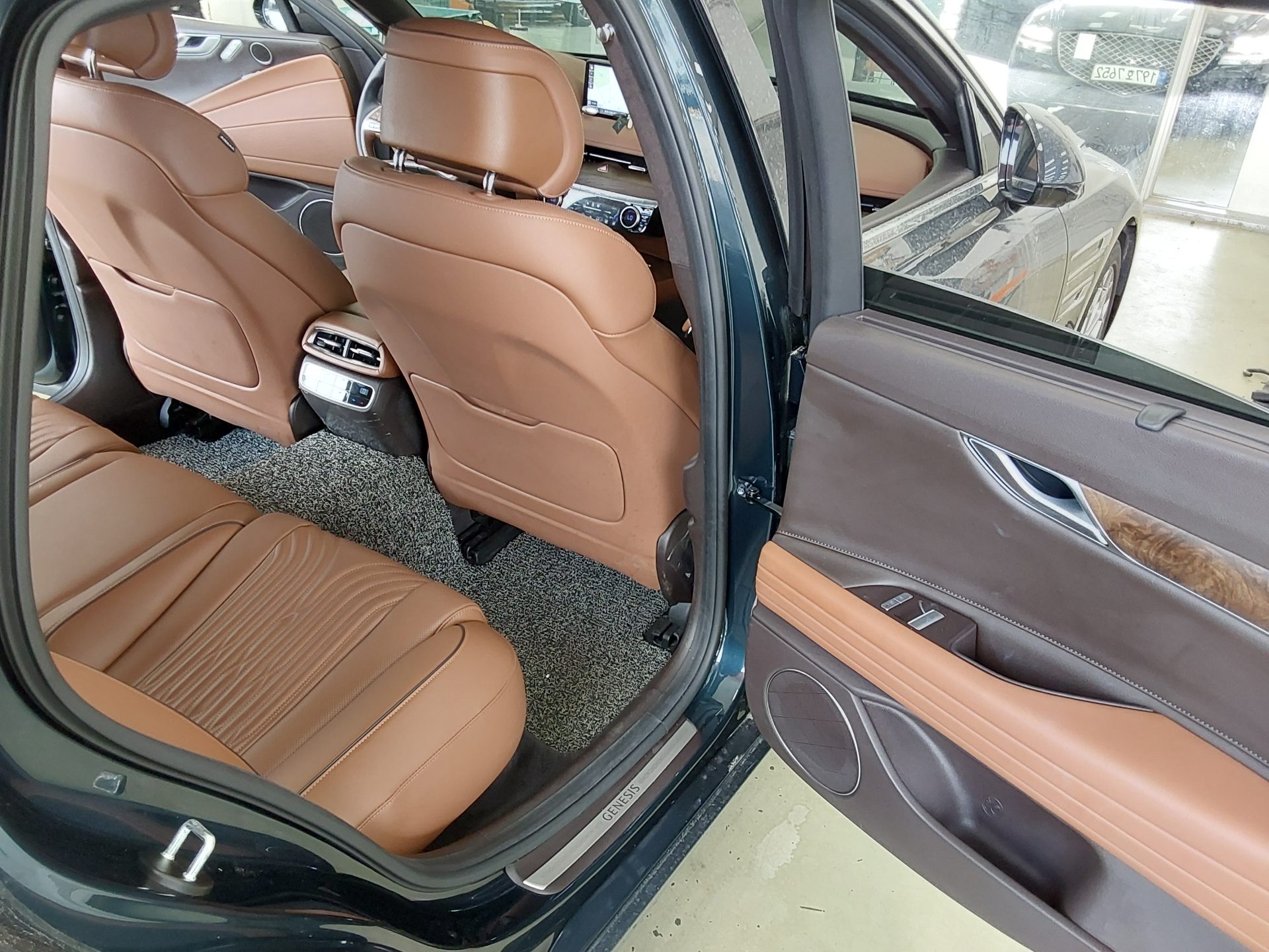 2022 - genesis g80