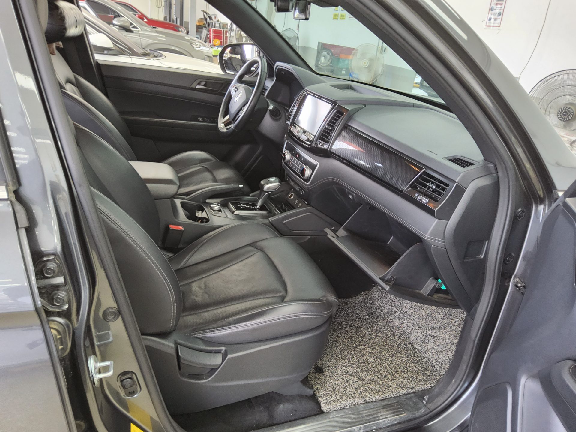 2021 - ssangyong rexton