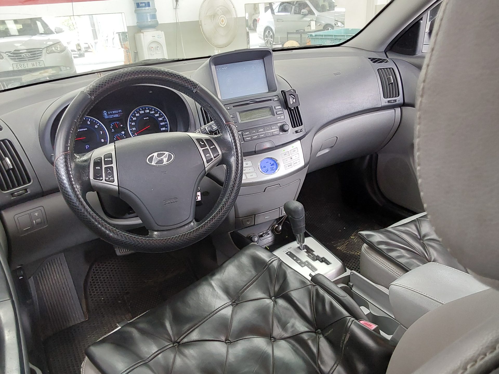 2010 - hyundai avante